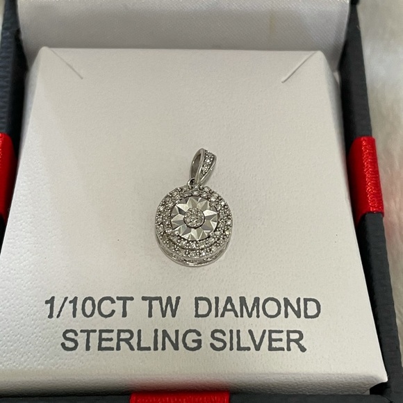 Beautiful Sterling silver and diamond pendant - Picture 3 of 10